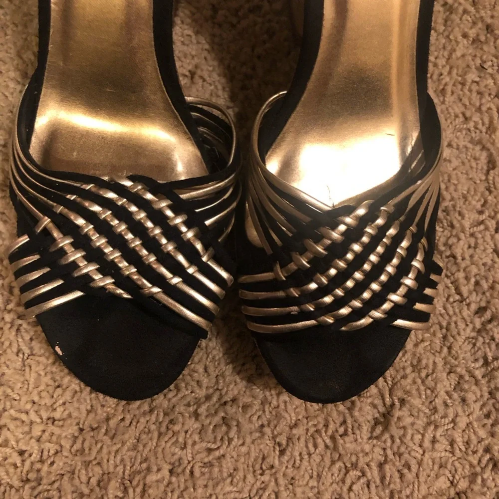 Amanda Smith Black and Gold Cork Wedges size 8M